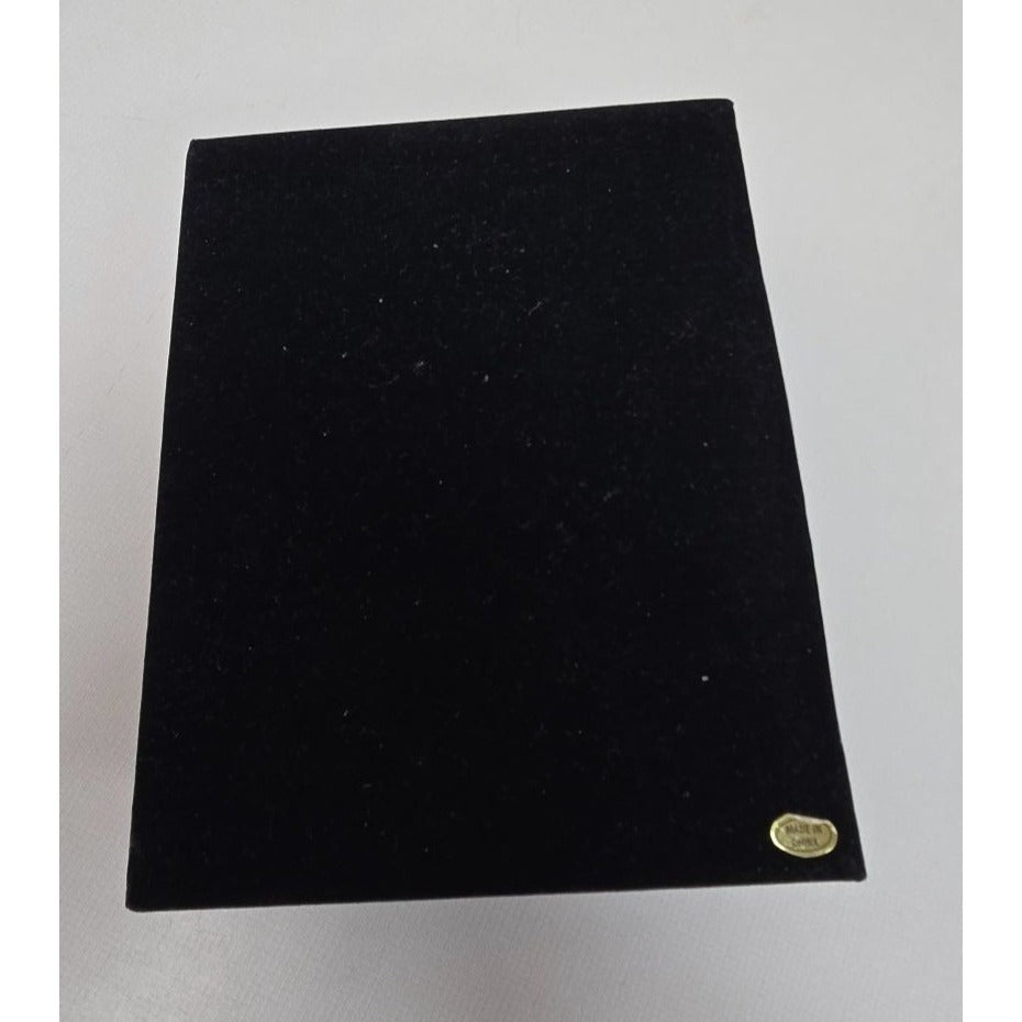 Silver Metal Photo Album With Velvet Backing & Plastic Sleeves For 4x6 Pictures