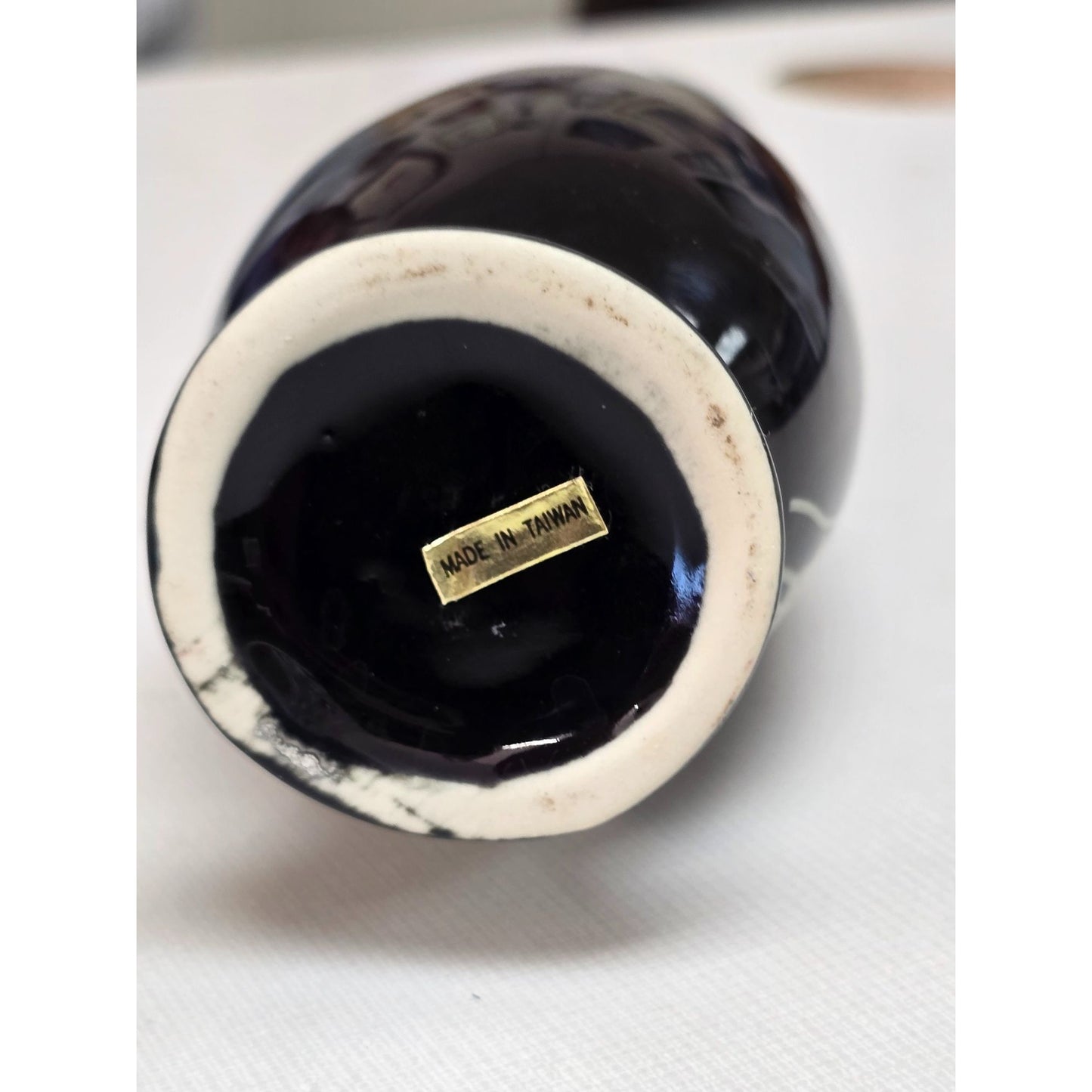 Black Ceramic Vase With Hand-Painted Purple Flower Design - Elegant Home Decor Accent Piece