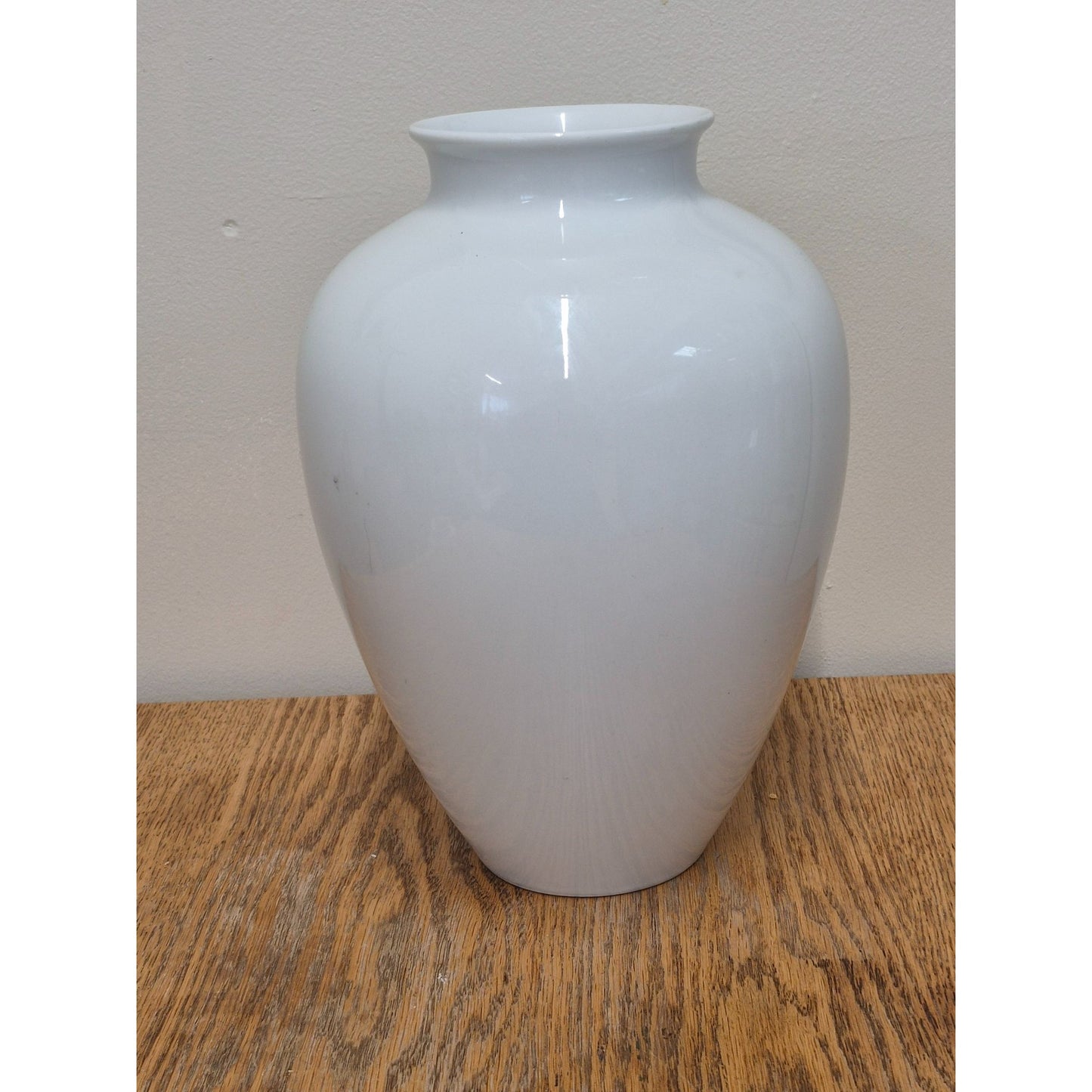 Vintage Heinrich Germany White Porcelain Vase – Mid-Century Elegance, Crown Mark