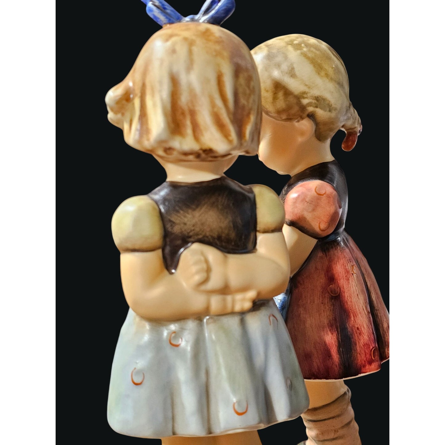 Hummel Goebel Figurine "Knitting Lesson" Two Girls 7.25" Porcelain Collectible