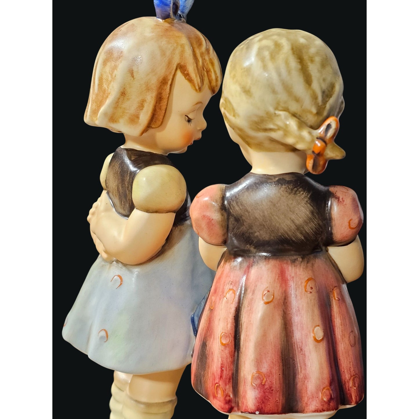 Hummel Goebel Figurine "Knitting Lesson" Two Girls 7.25" Porcelain Collectible