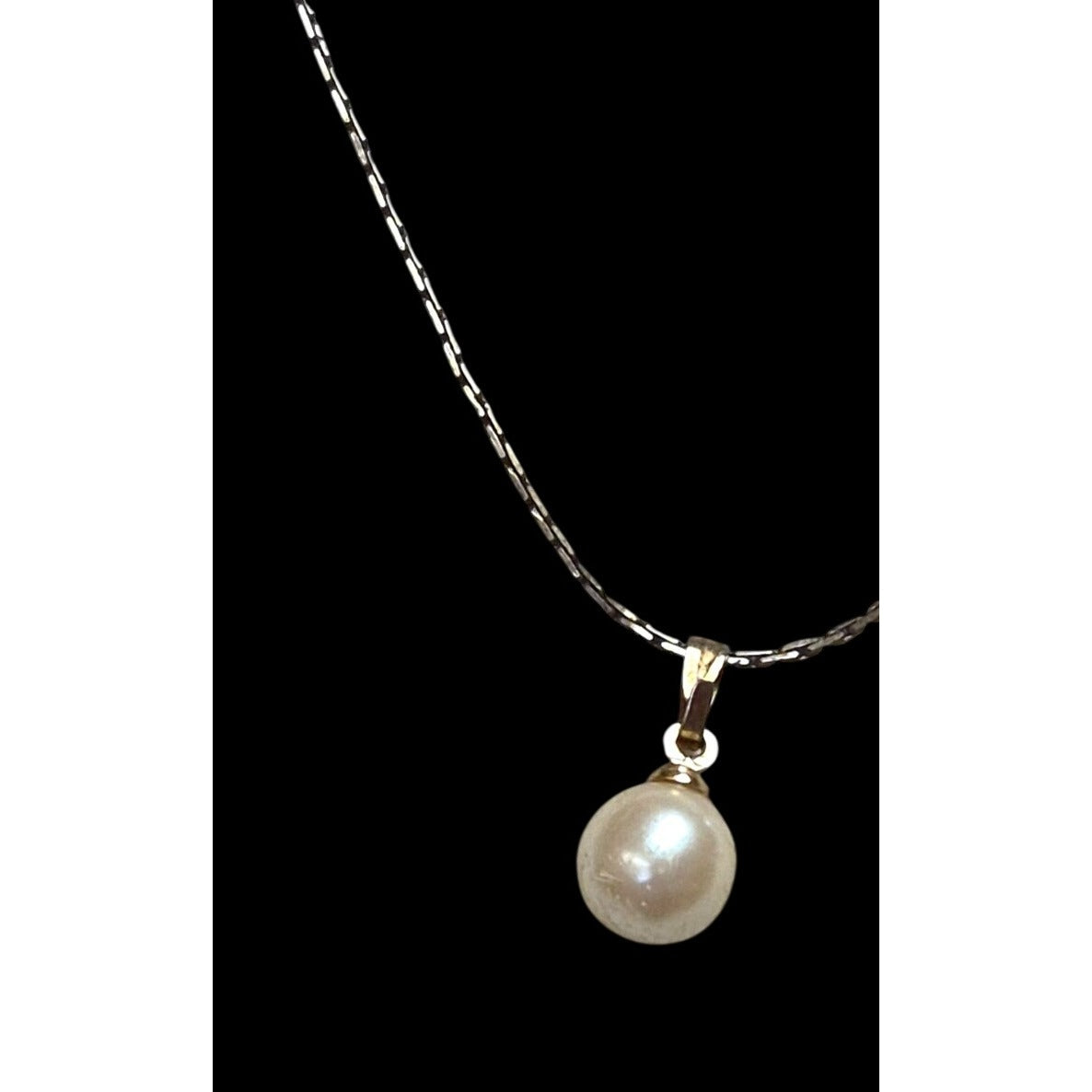 Vintage Gold Tone Chain Necklace Imitation Pearl Pendant Jewelry 18 Inch