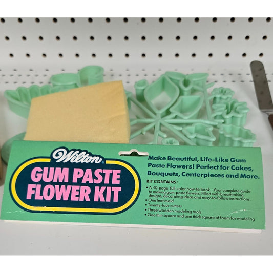 Wilton Gum Paste Flower Kit W/ Cutters Tools & How-To Book For Cake Decorating Bouquets & Centerpieces