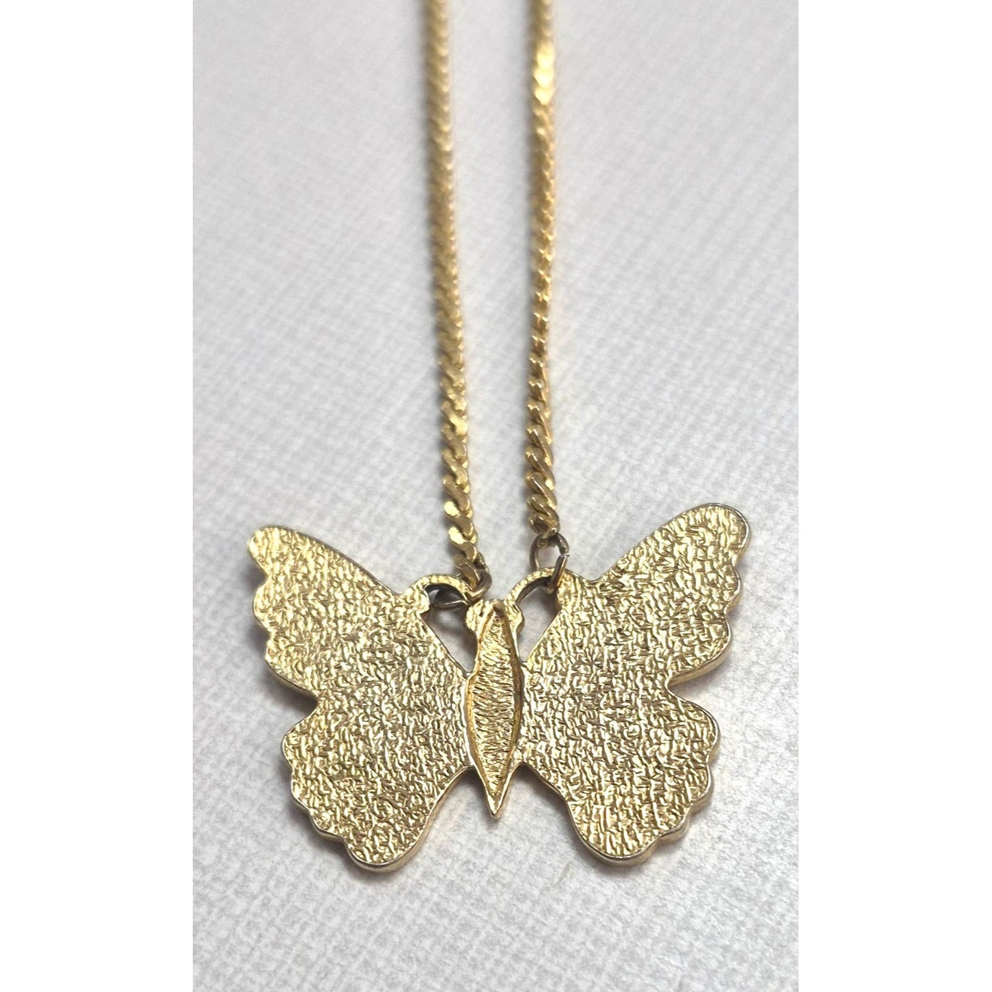 Gold‑Tone Butterfly Necklace Red Enamel Confetti Wings Twist Rope Chain Vintage