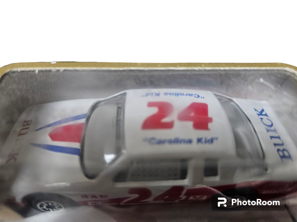 Maisto Special Edition 24 Buick Carolina Kid