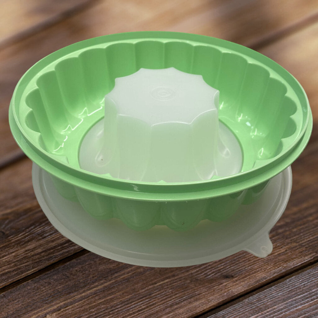 Tupperware Jello Mold Ring Mint Green